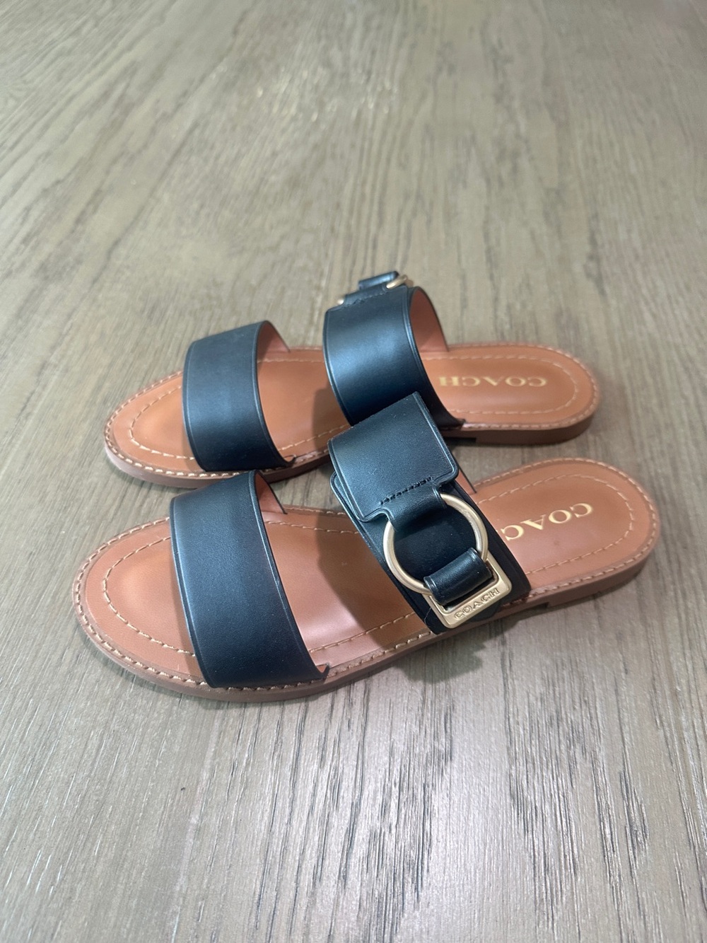 Coach Leather Slip-On Flat Sandals Size 7 Black Hallie - Picture 2 of 9
